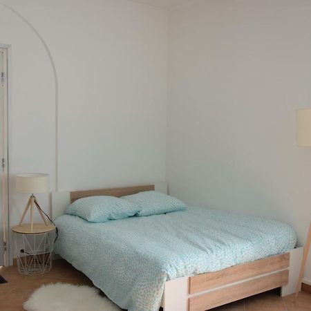 Joli Studio Plein Centre De Milly La Foret Экстерьер фото