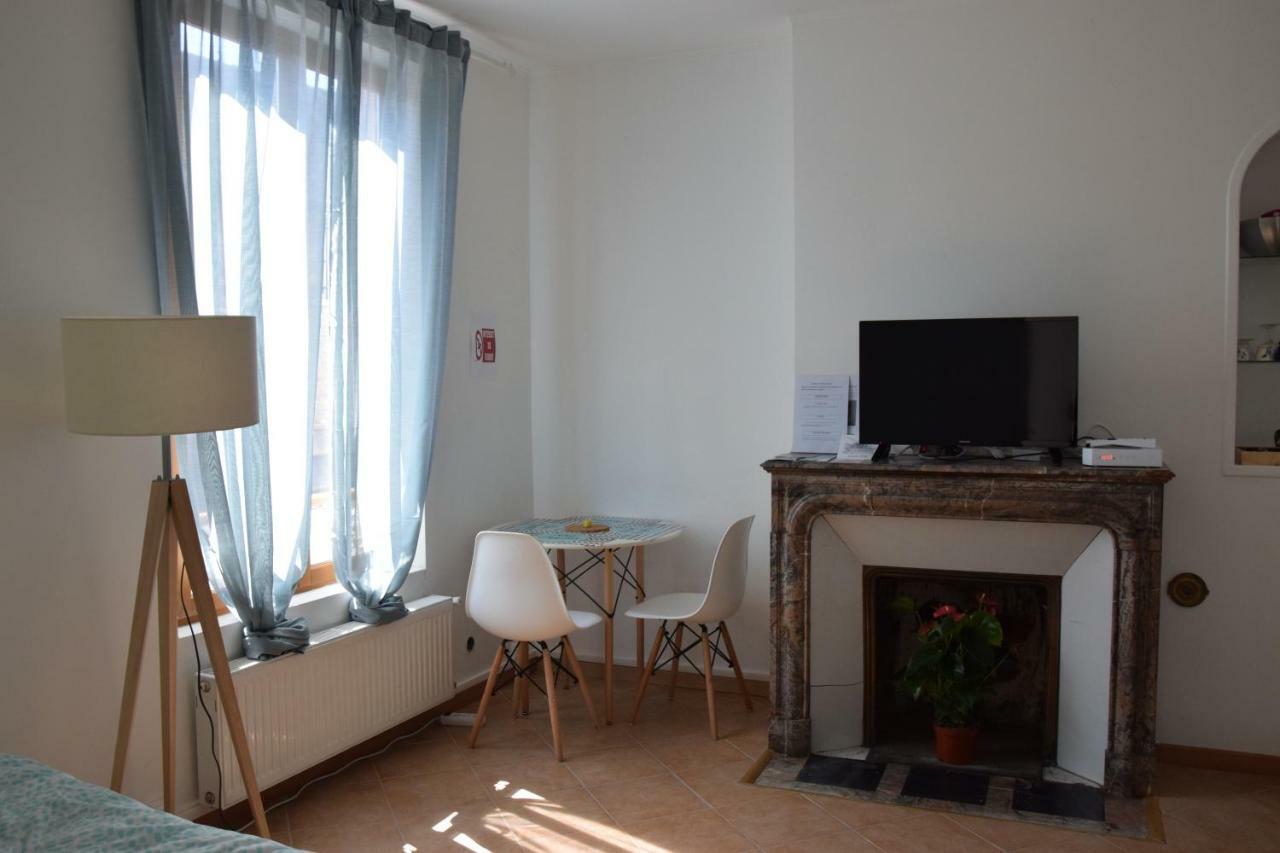 Joli Studio Plein Centre De Milly La Foret Экстерьер фото